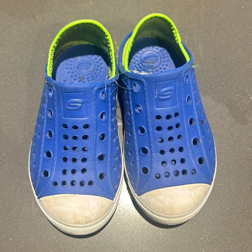 SKECHERS BOY'S GUZMAN STEPS SLIP-ON